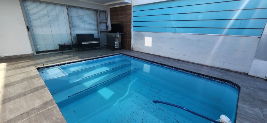 4 Bedroom Property for Sale in Weltevreden Valley Western Cape